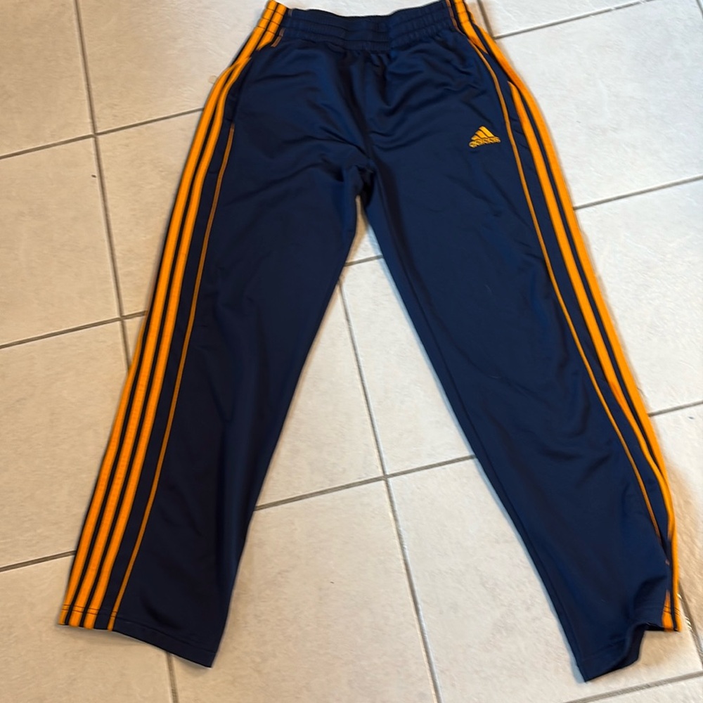Adidas boys large sweatpants.
